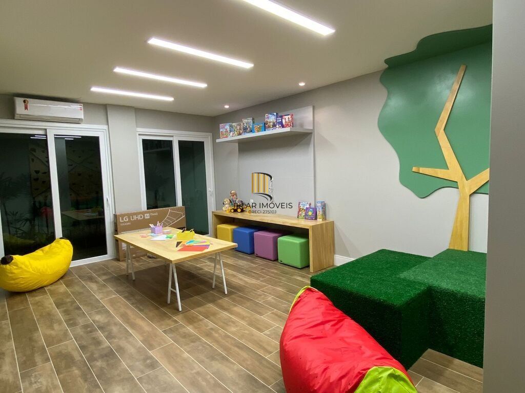 Apartamento 3 dormitórios no bairro Menino Deus