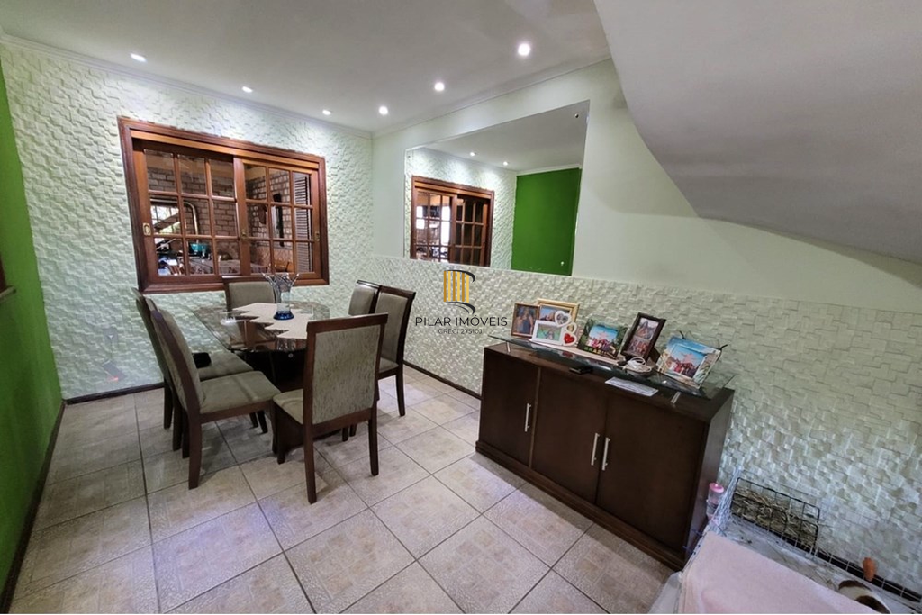 Casa 3 dormitórios no bairro Santa Isabel