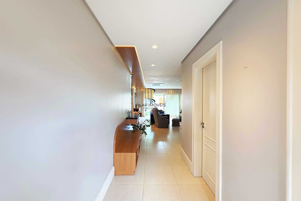 Casa 3 dormitórios no bairro Hípica