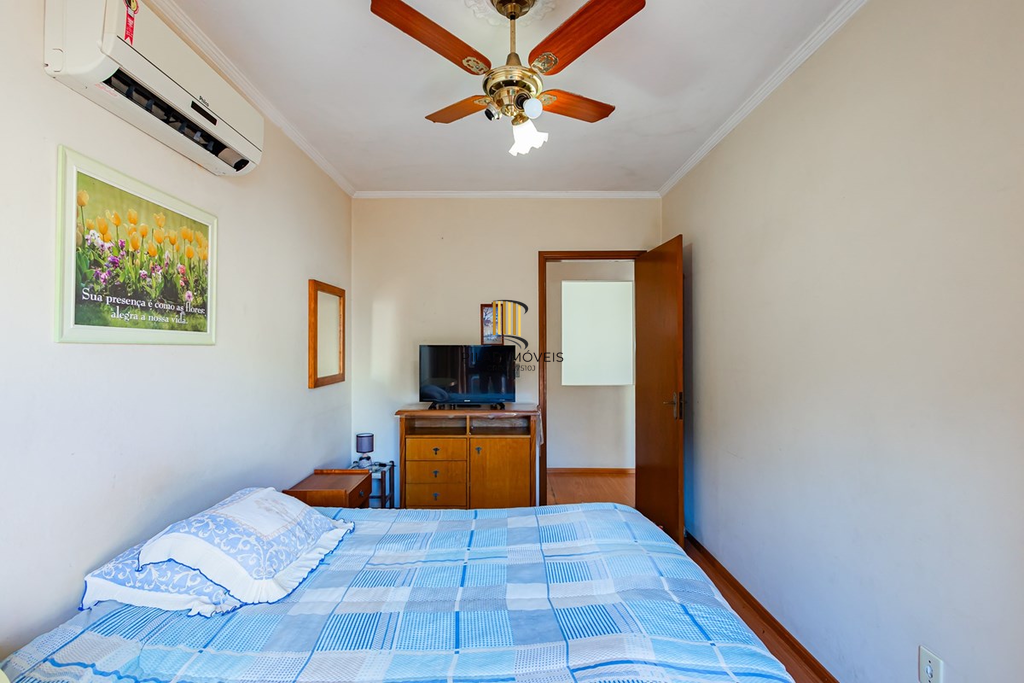 Casa 4 dormitórios no bairro Medianeira