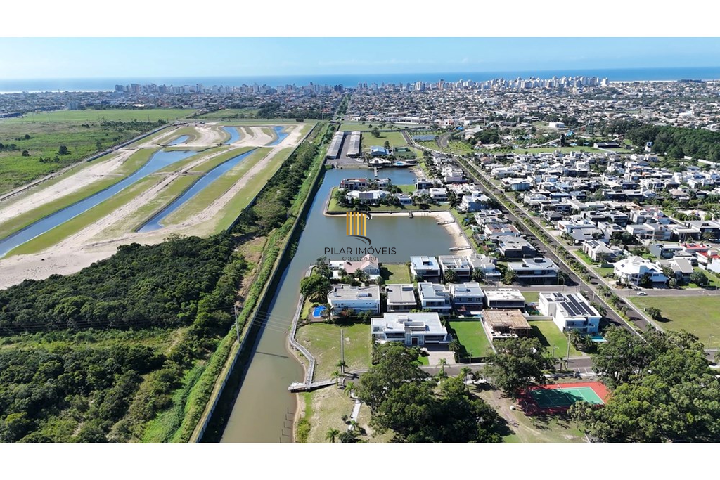 Casa de Condomínio 4 dormitórios no bairro Morada do Sol