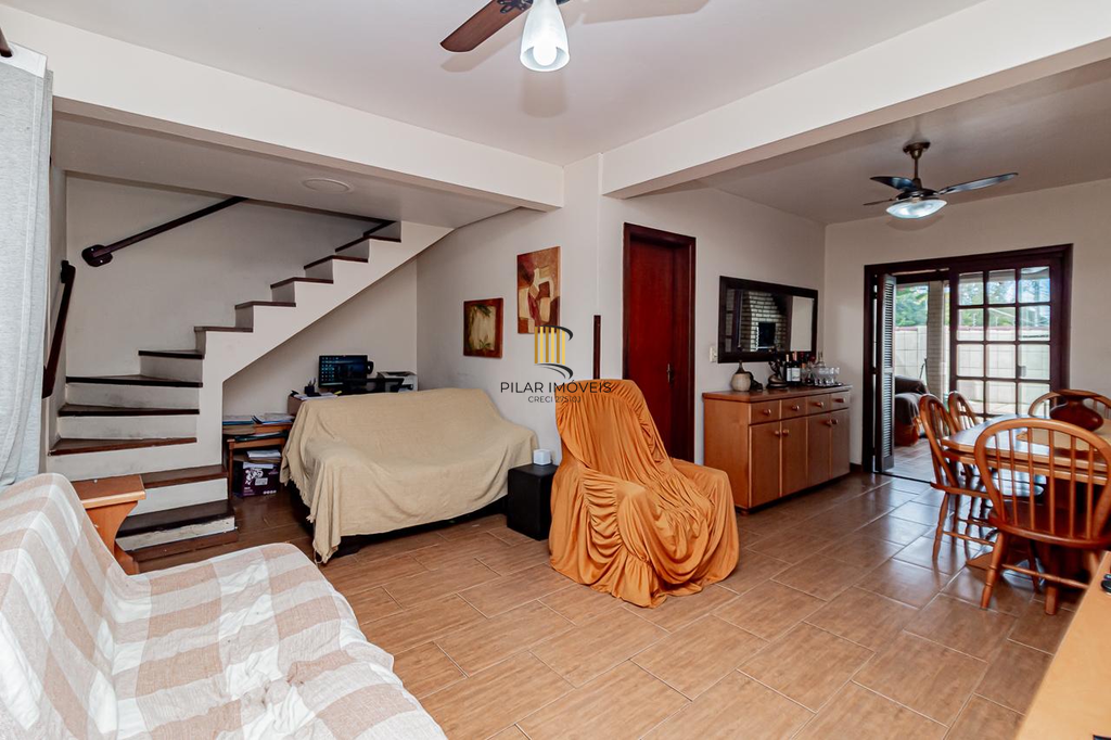 Casa 3 dormitórios no bairro Hípica