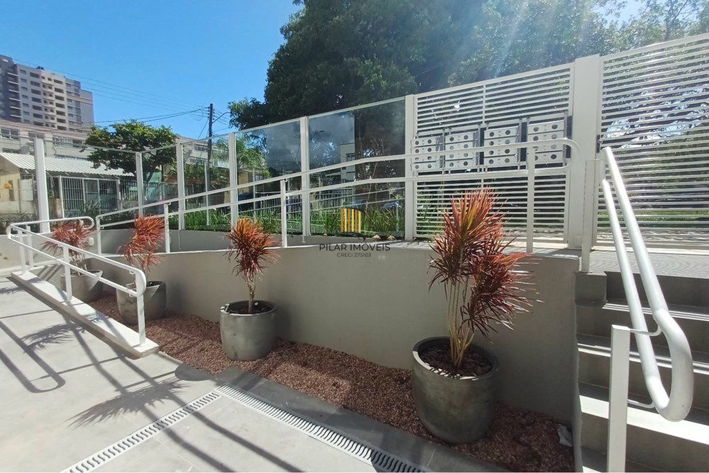 Apartamento 2 dormitórios no bairro Vila Ipiranga