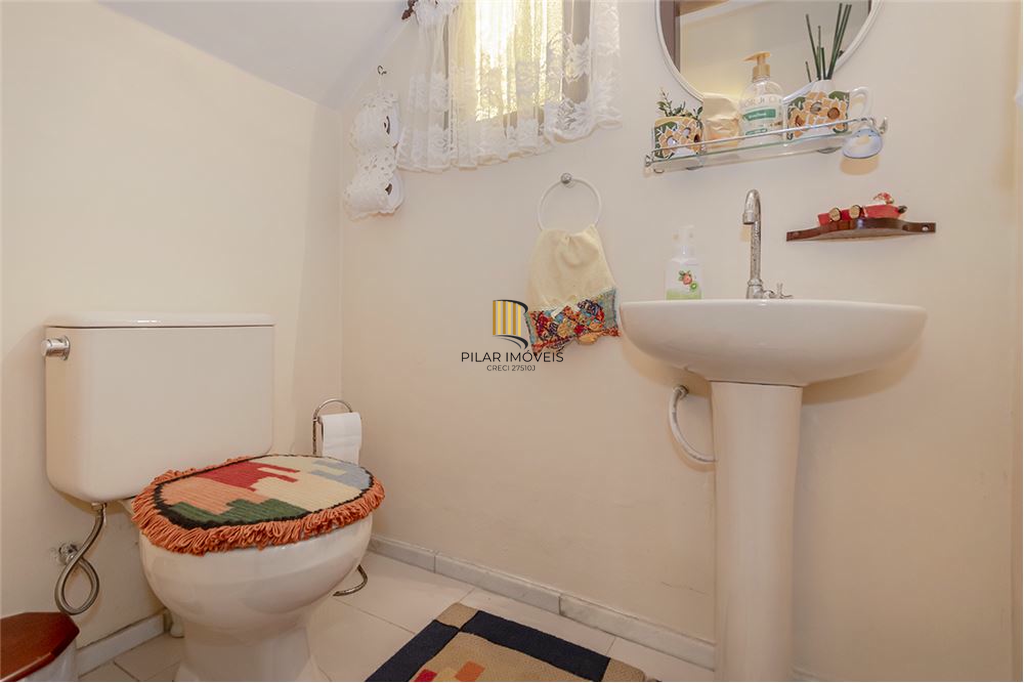 Casa 4 dormitórios no bairro Moinhos de Vento