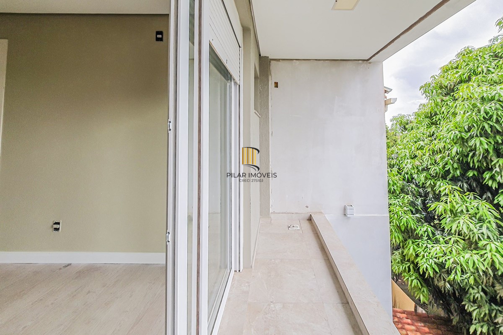 Casa 4 dormitórios no bairro Ipanema