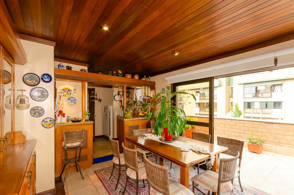 Cobertura 3 dormitórios no bairro Petrópolis