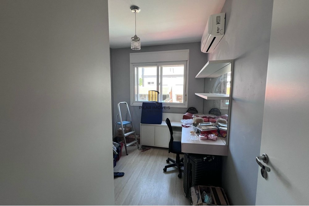 Casa 3 dormitórios no bairro Lomba do Pinheiro