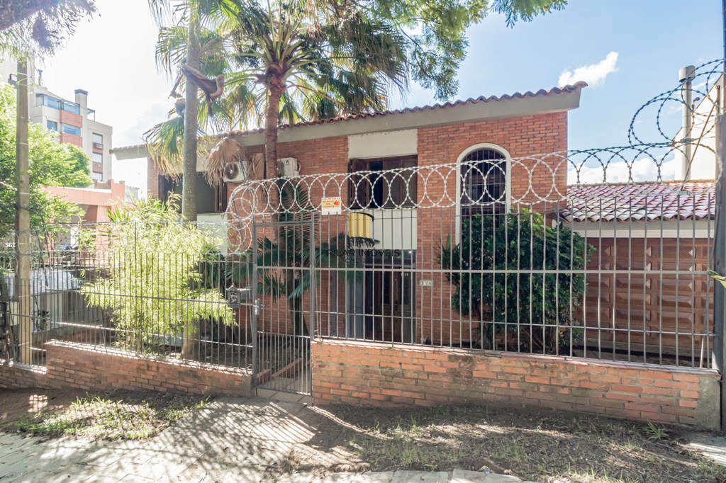 Casa 4 dormitórios no bairro Cristal