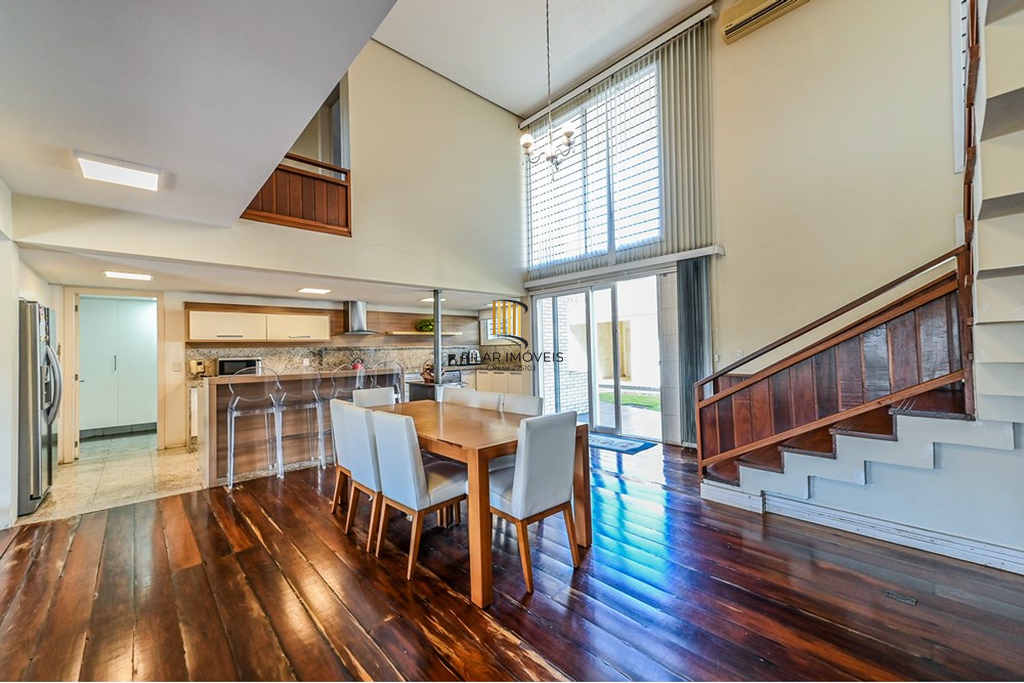 Casa 4 dormitórios no bairro Morro Santana