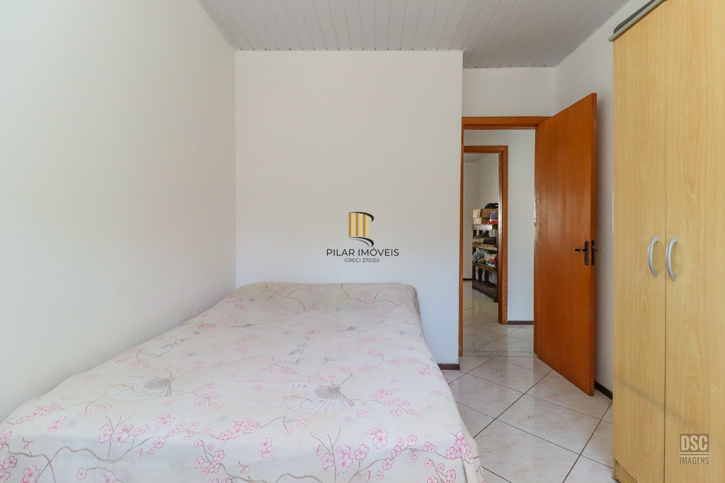 Casa 2 dormitórios no bairro Hípica