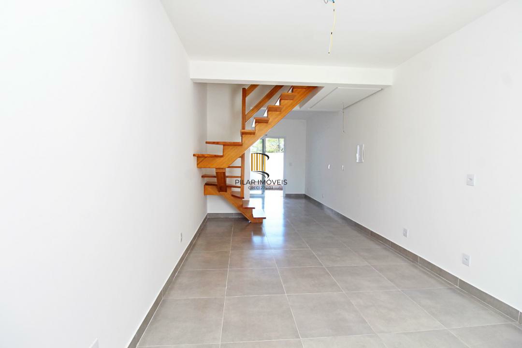 Casa 2 dormitórios no bairro Hípica