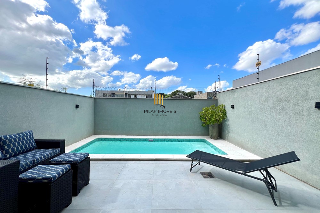 Casa 3 dormitórios no bairro Igara