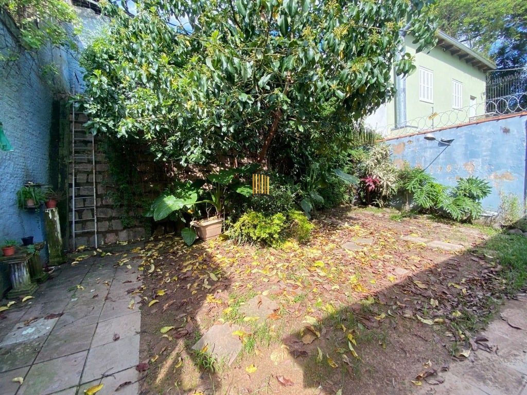 Casa 3 dormitórios no bairro Passo da Areia