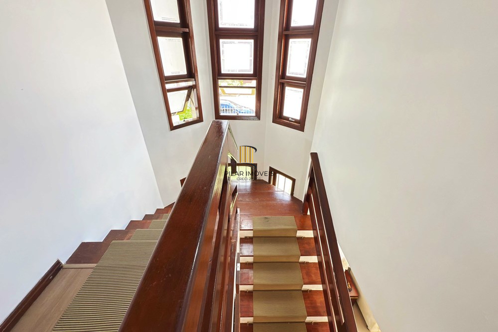 Casa 4 dormitórios no bairro Ipanema