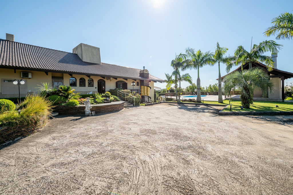 Casa de Condomínio 3 dormitórios no bairro Cavalhada