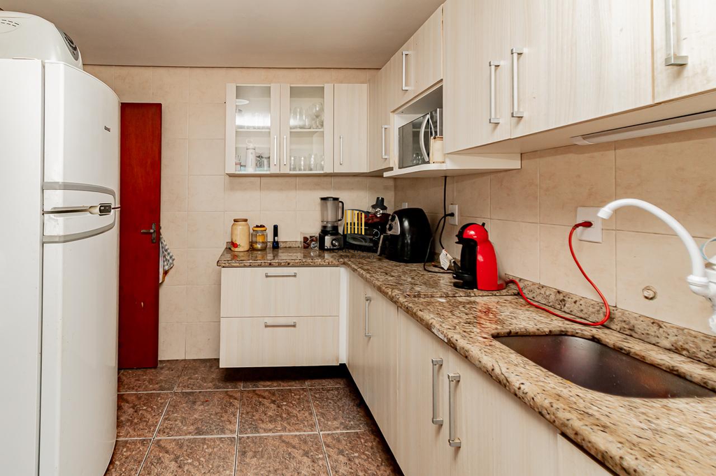 Casa 3 dormitórios no bairro Hípica