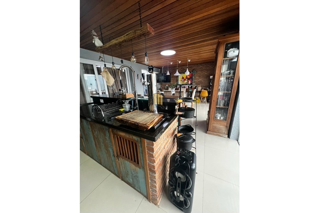 Casa 3 dormitórios no bairro Lomba do Pinheiro