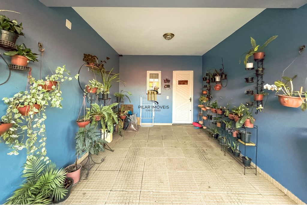 Casa 5 dormitórios no bairro Dihel