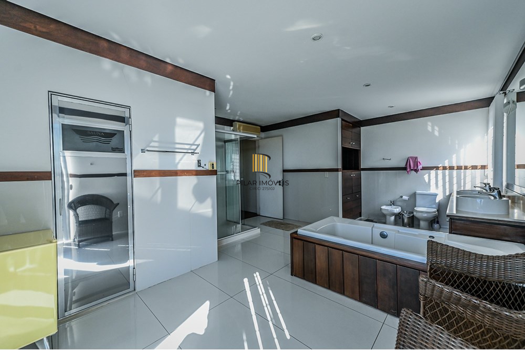 Casa 4 dormitórios no bairro Morro Santana