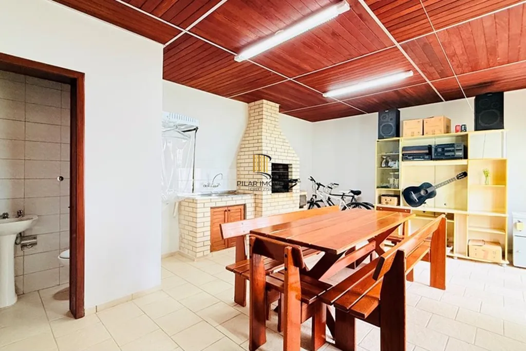 Casa 4 dormitórios no bairro Teresópolis