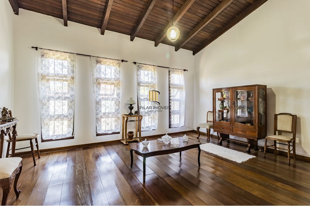 Casa 3 dormitórios no bairro Guarujá