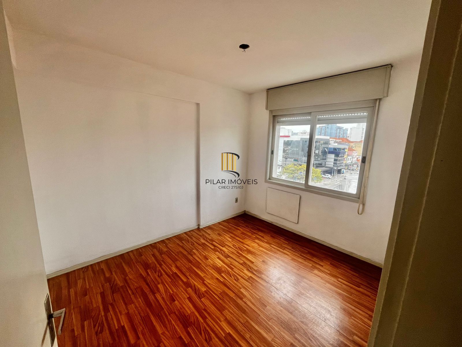 Apto de 01 dorm, 5º andar, elevador, vista, bairro Passo da Areia com 40,24 m²