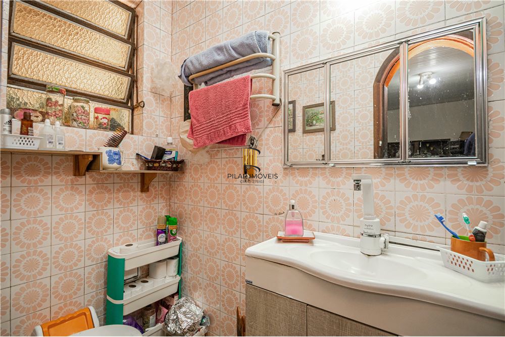 Casa 5 dormitórios no bairro Petrópolis