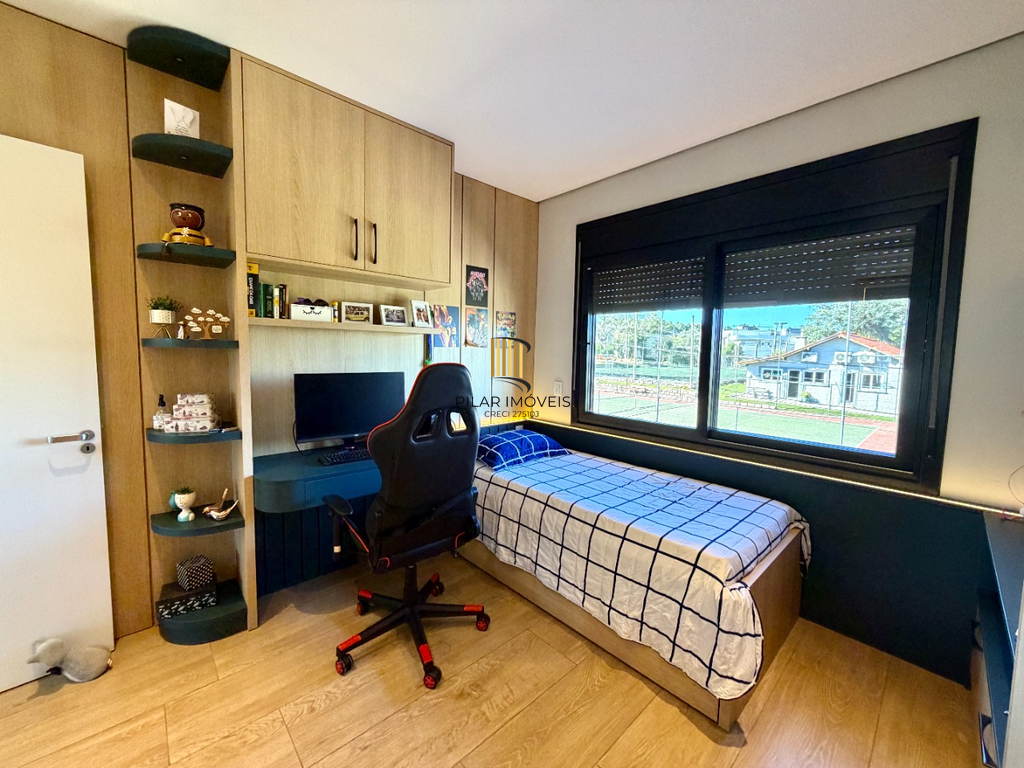 Casa 3 dormitórios no bairro Hípica