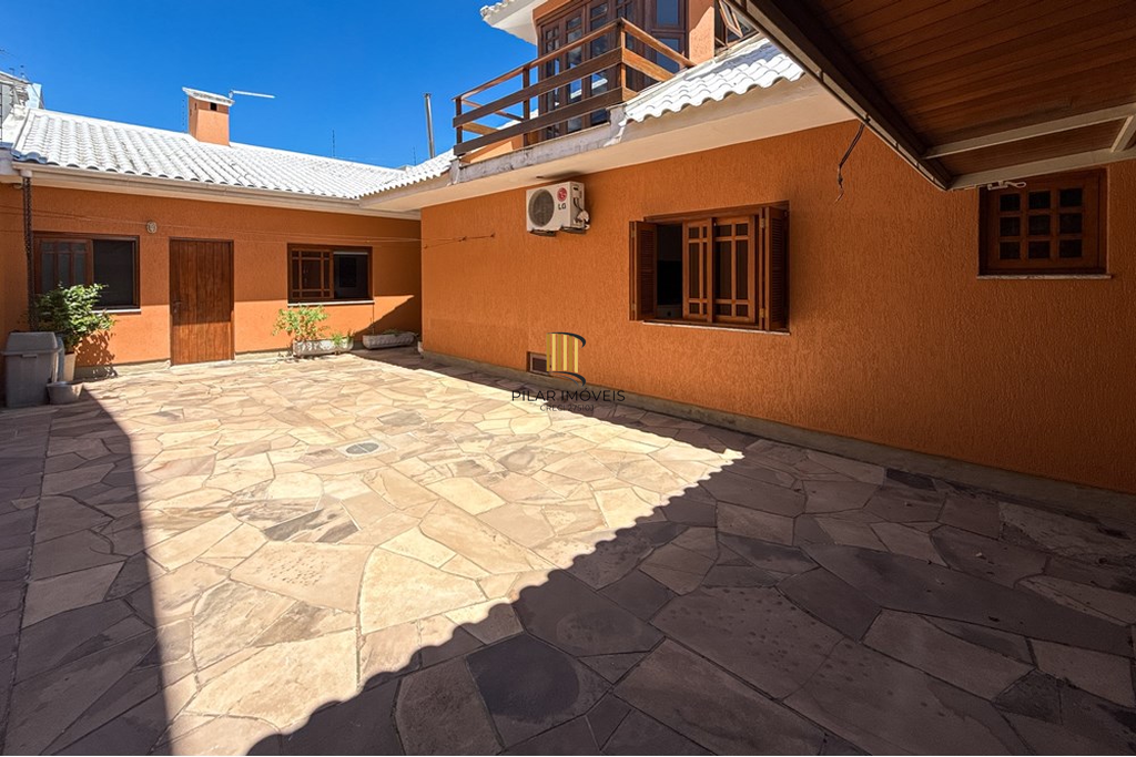 Casa 6 dormitórios no bairro Marechal Rondon