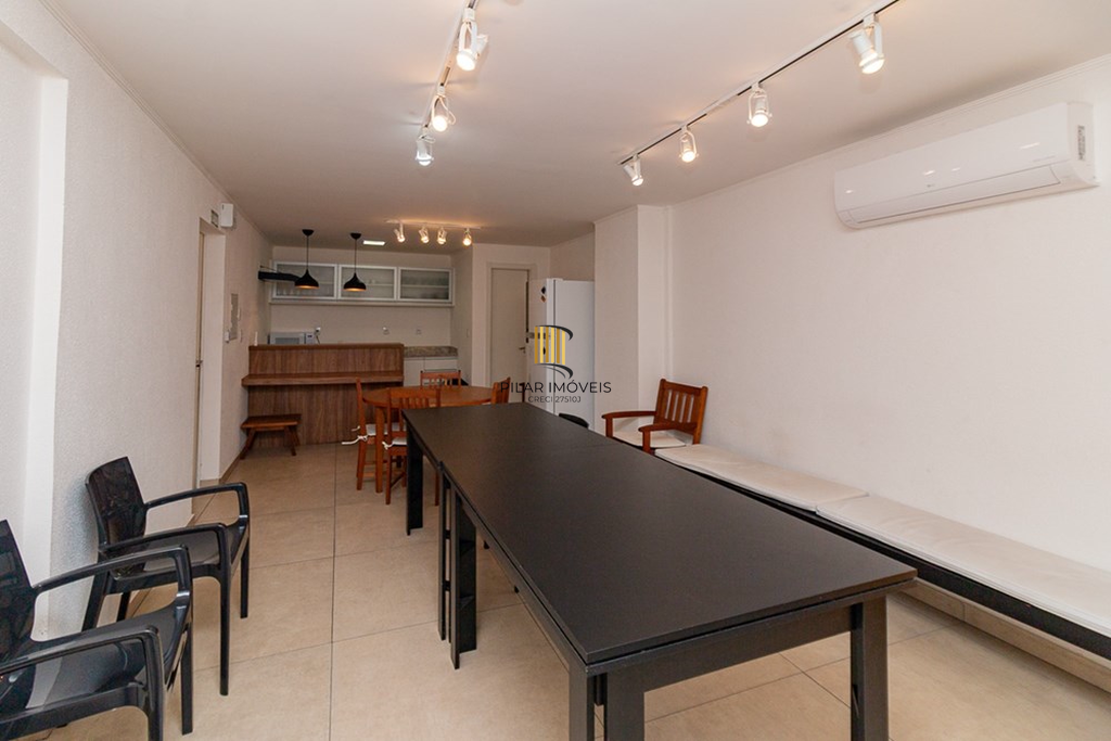 Apartamento 2 dormitórios no bairro Azenha