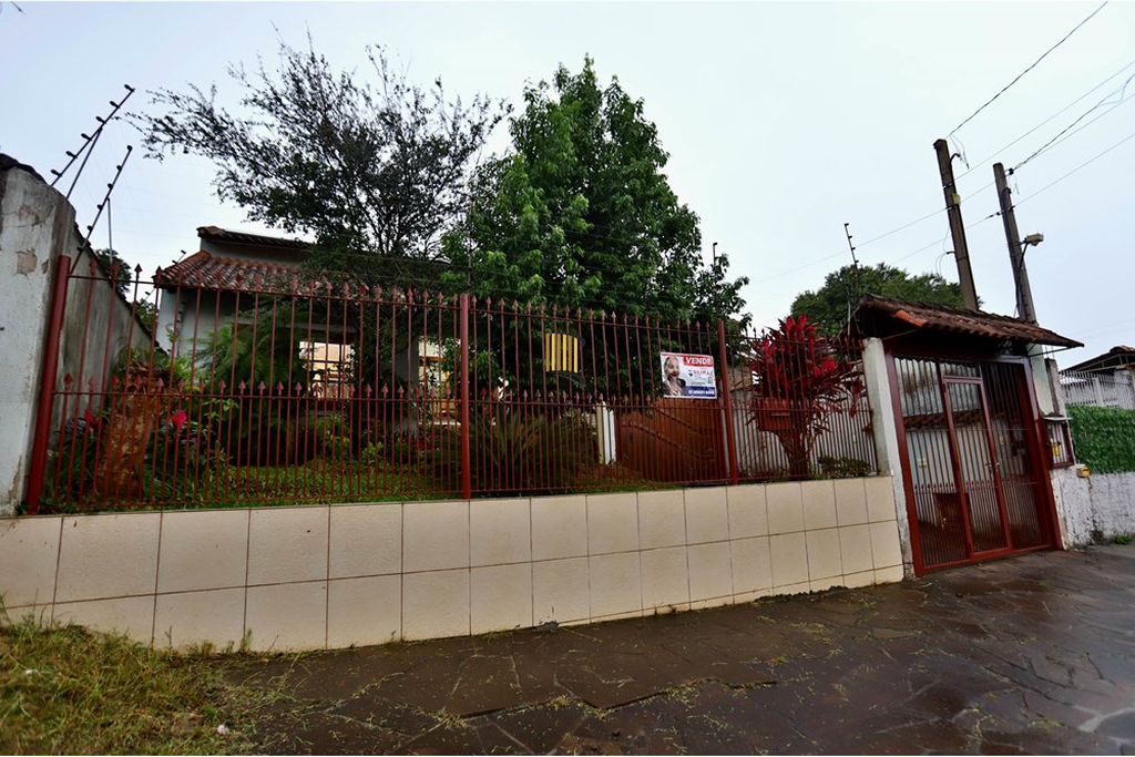 Casa 3 dormitórios no bairro Passo do Feijó