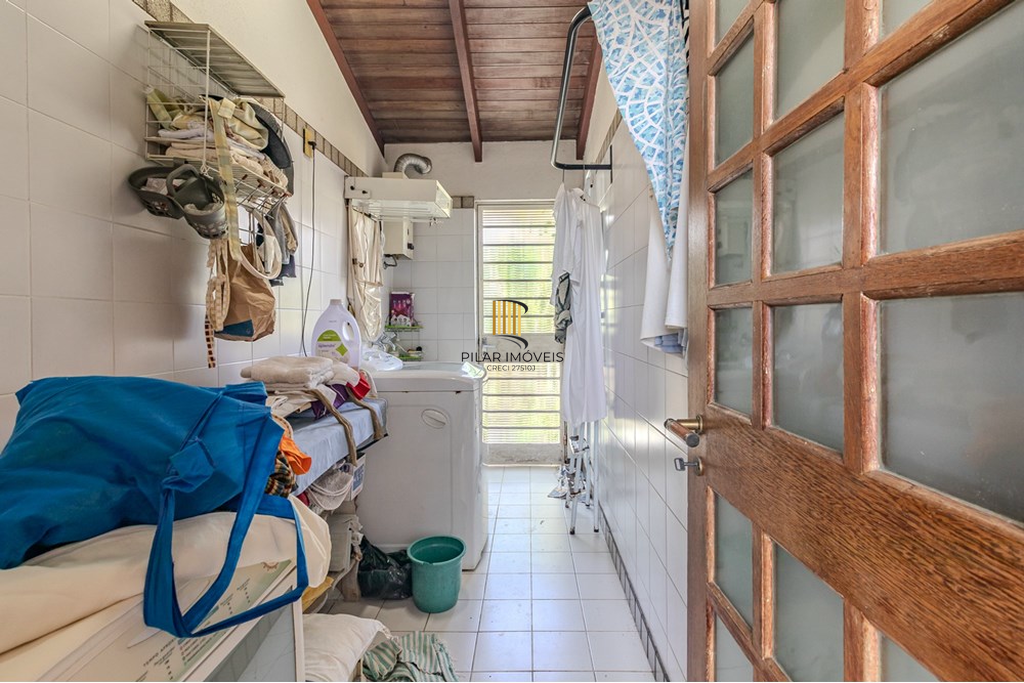 Casa 3 dormitórios no bairro Chácara das Pedras