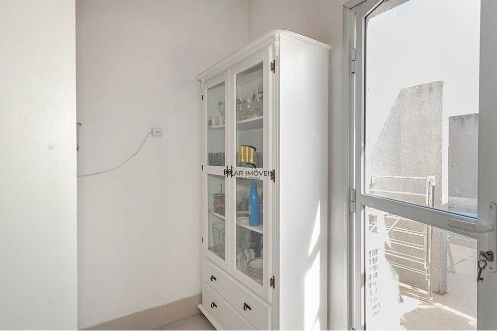 Casa 4 dormitórios no bairro Lomba do Pinheiro