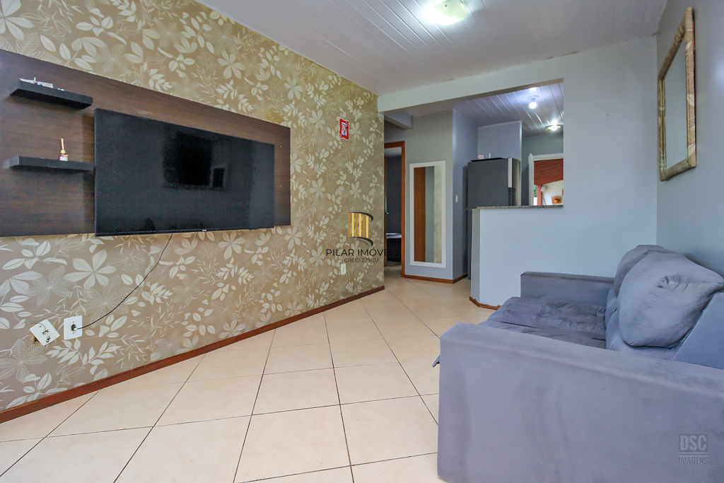 Casa 2 dormitórios no bairro Hípica