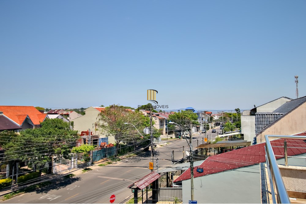 Casa 3 dormitórios no bairro Guarujá