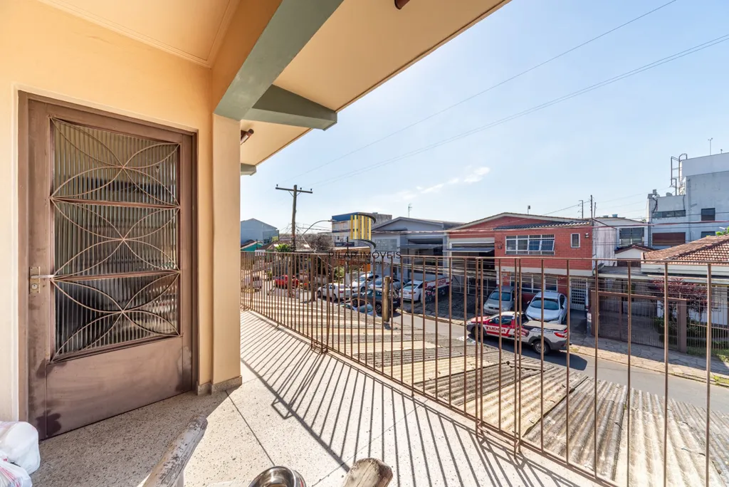 Casa 4 dormitórios no bairro Sarandi