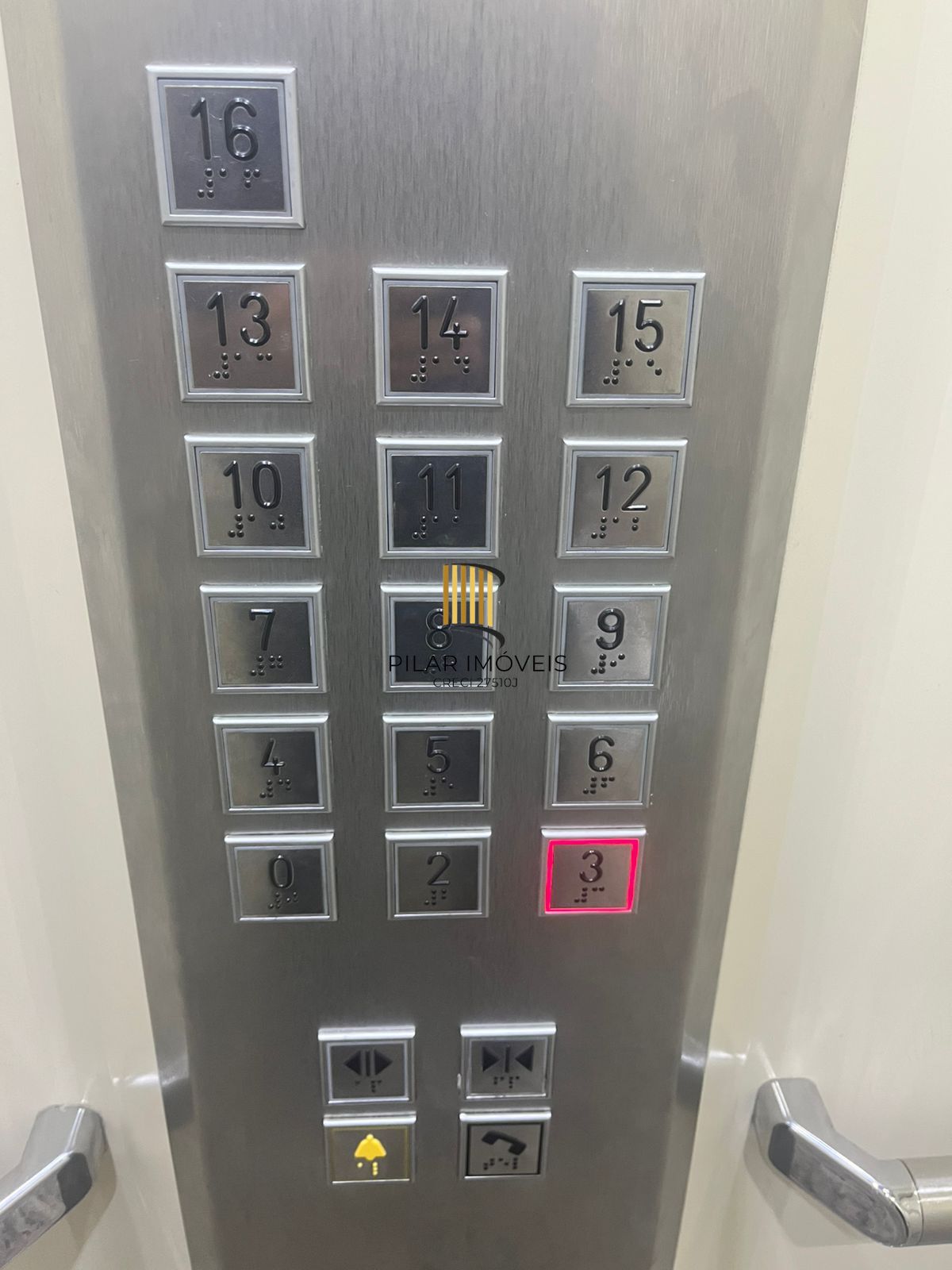 Apartamento no Humaitá de 02 dormitórios, infra e 01 vaga, nunca habitado