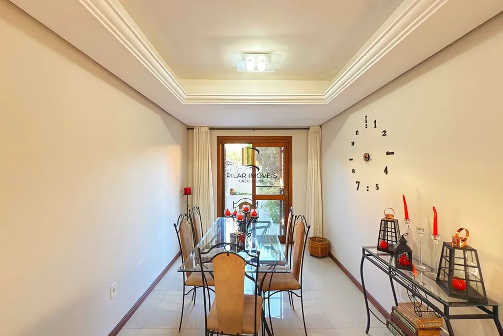 Casa de Condomínio 3 dormitórios no bairro Serraria