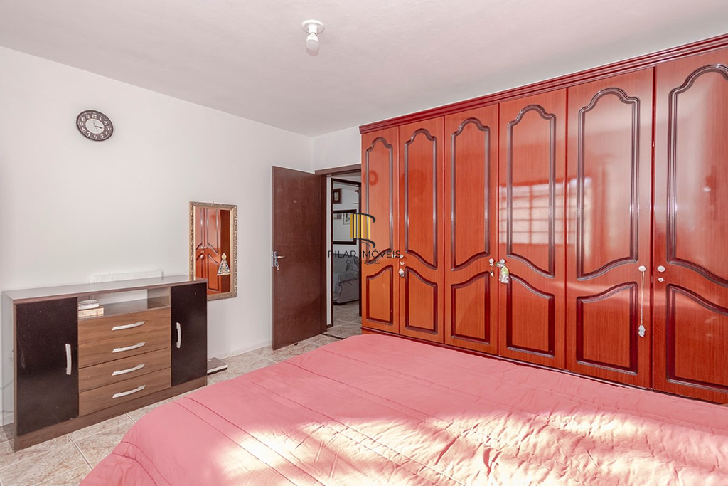 Casa 4 dormitórios no bairro Vila Nova