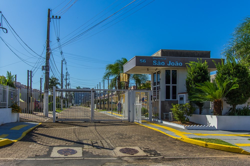 Casa de Condomínio 3 dormitórios no bairro Olaria