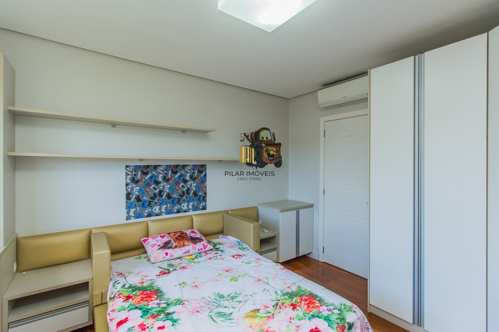 Casa 4 dormitórios no bairro Igara