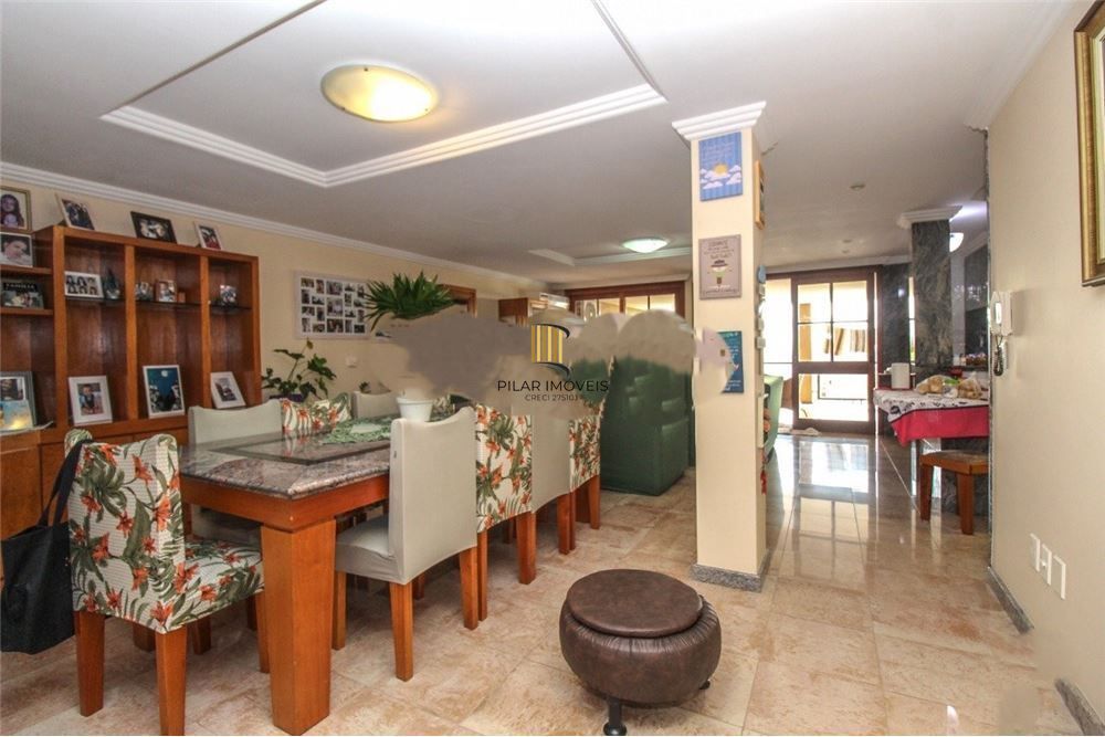Casa 3 dormitórios no bairro Medianeira