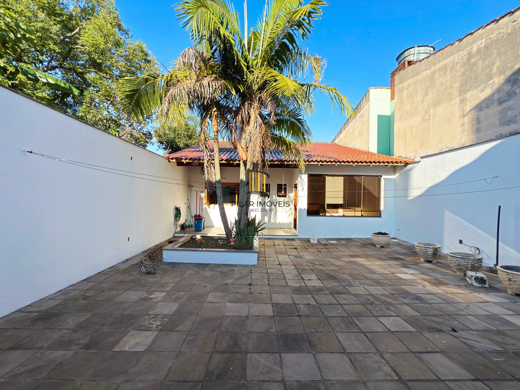 Casa 2 dormitórios no bairro Medianeira