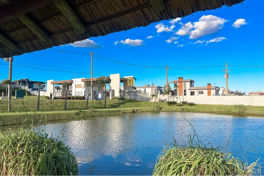 Casa de Condomínio 3 dormitórios no bairro Sanga Funda