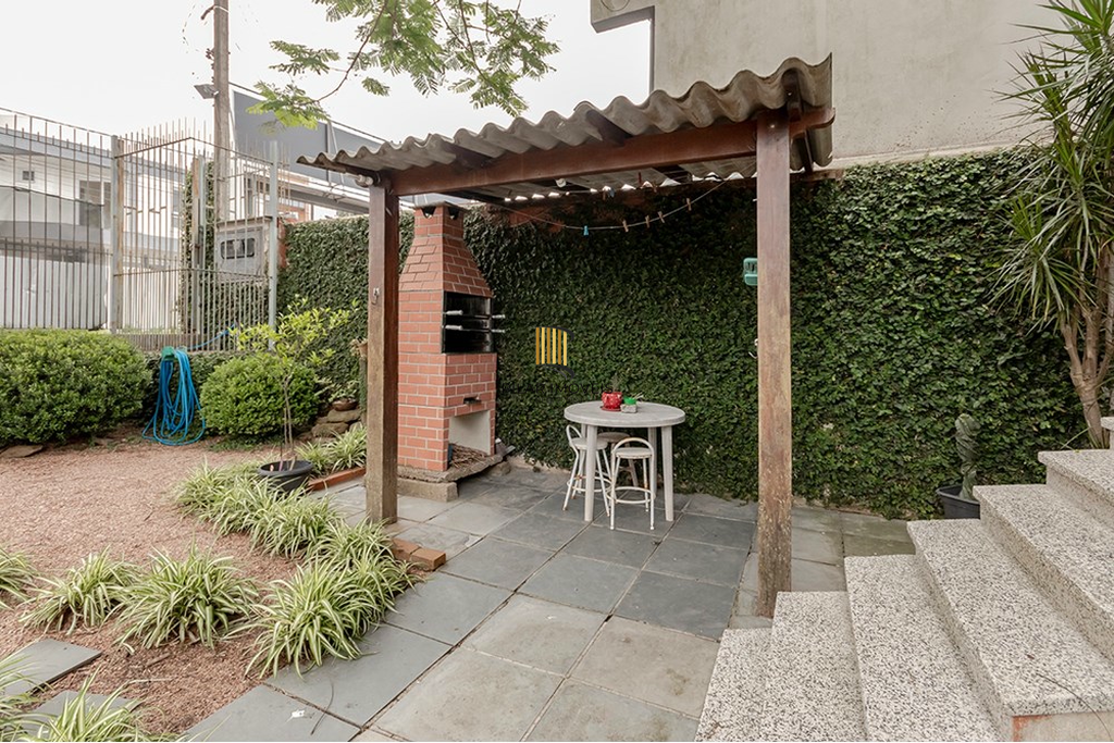 Casa 3 dormitórios no bairro Vila Jardim