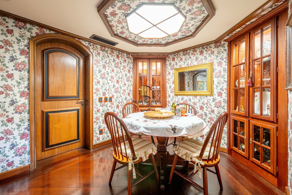 Casa de Condomínio 3 dormitórios no bairro Cavalhada