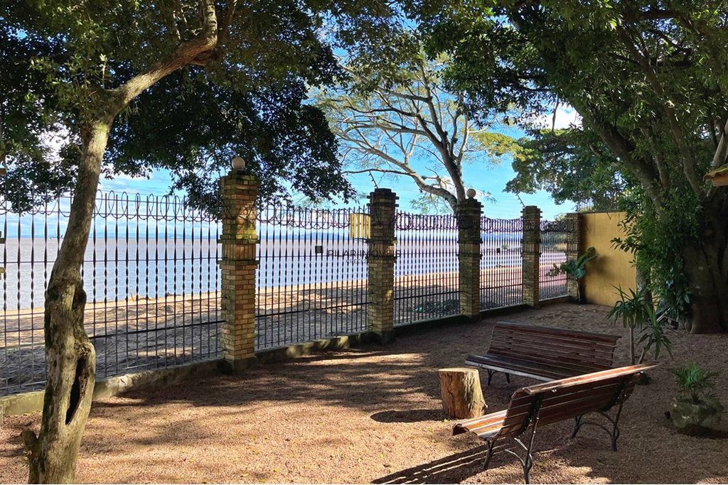 Casa de Condomínio 3 dormitórios no bairro Pedra Redonda