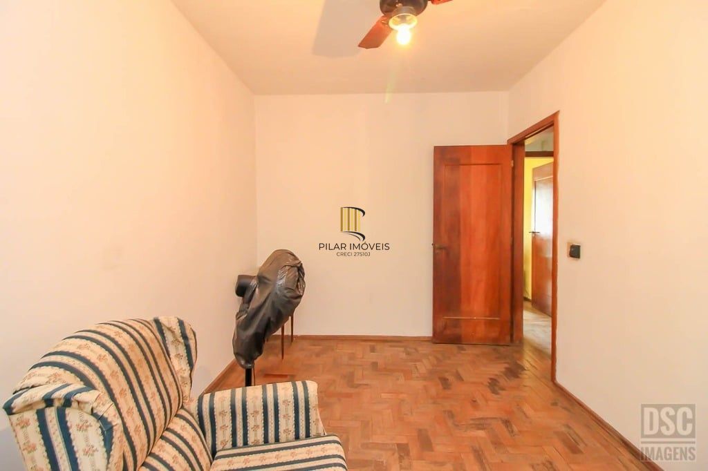 Casa 3 dormitórios no bairro Glória