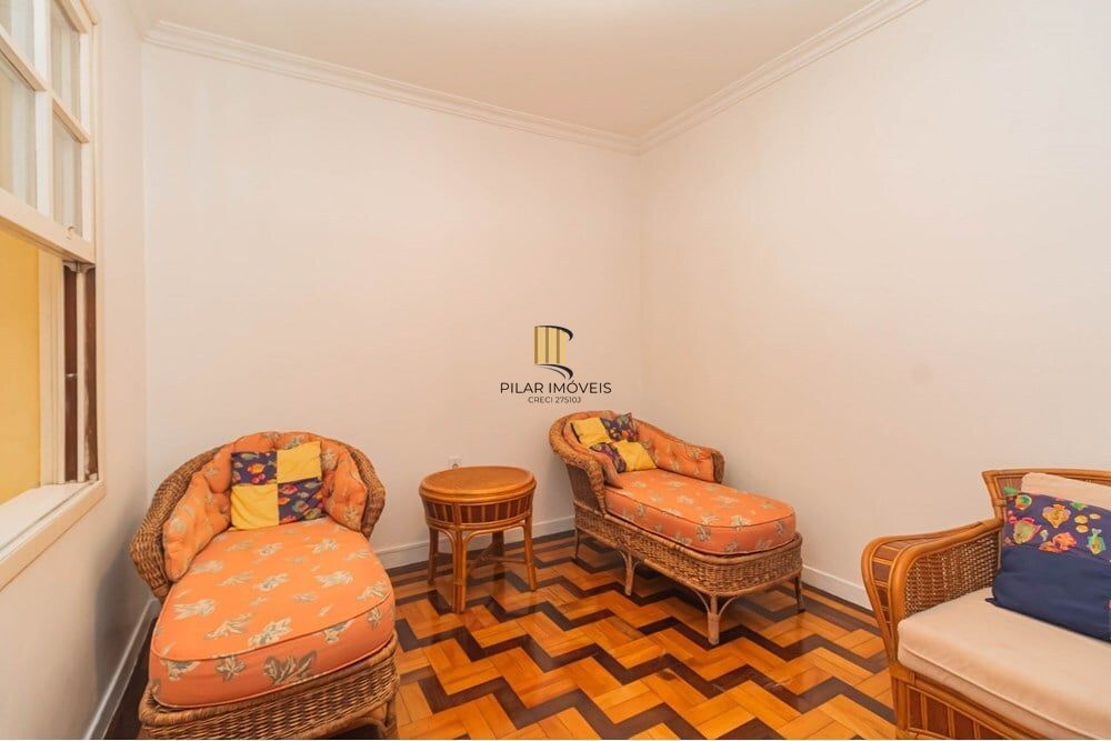 Casa 6 dormitórios no bairro Santana