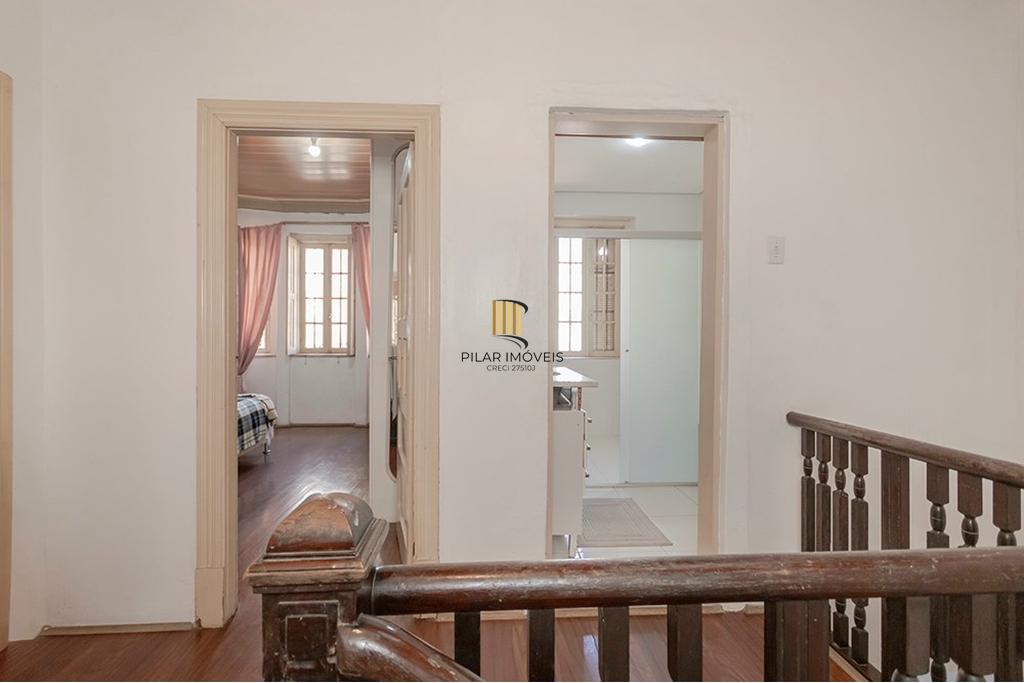 Casa 4 dormitórios no bairro Bom Fim